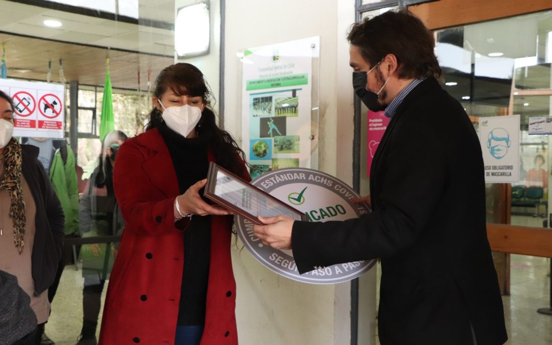 Dirección de Asuntos Estudiantiles recibió sello COVID-19 de la ACHS