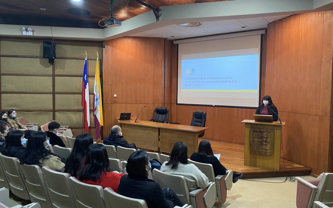 Conoce a las y los estudiantes ganadores de las Iniciativas Estudiantiles DAE 2022