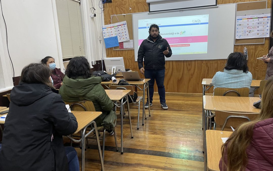Depto. de Bienestar Estudiantil dictó charla en Colegio Alonso de Ercilla